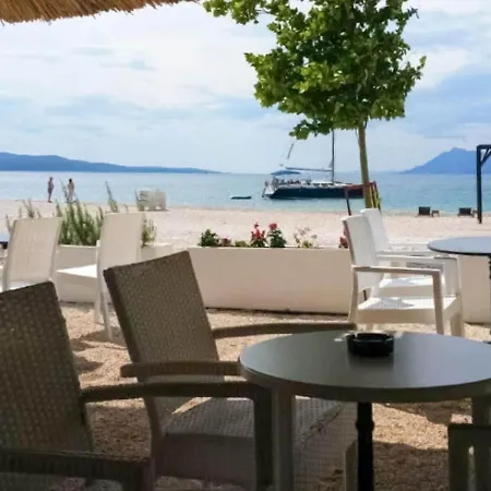 By The Sea With Pool Apartamento