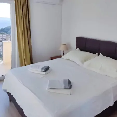 Romantic In With Garden * Makarska